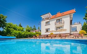 Bryza Jantar apartamenty z sauną&domki z kominkami